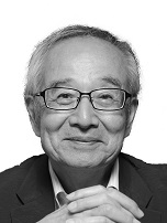一般財団法人住まいづくりナビセンター理事長　深尾　精一